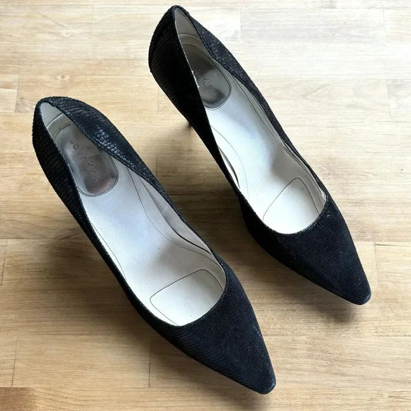 Calvin Klein Dolly Kidskin Classic Black Shiny Snake Pumps Size 9.5M Style E3706 - Picture 1 of 12